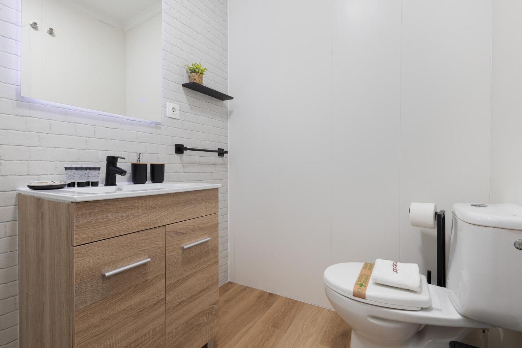 C21 Trendy 2 Bdr & Parking Downtown Apartman Málaga Kültér fotó